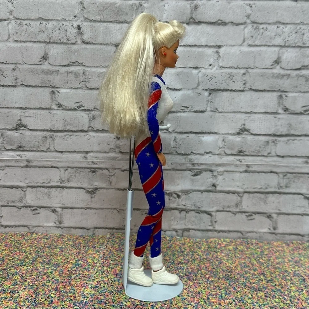 Barbie Atlanta 1996 Olympic Gymnast Doll Articulated Long Blonde Hair Outfit